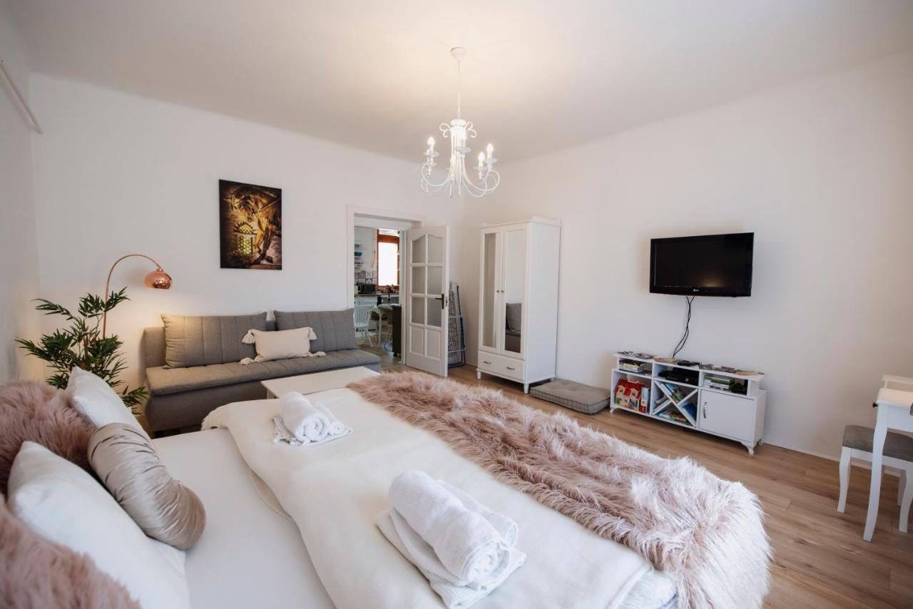 Heart Of Pecs Apartman Free Parking Pécs Exterior foto